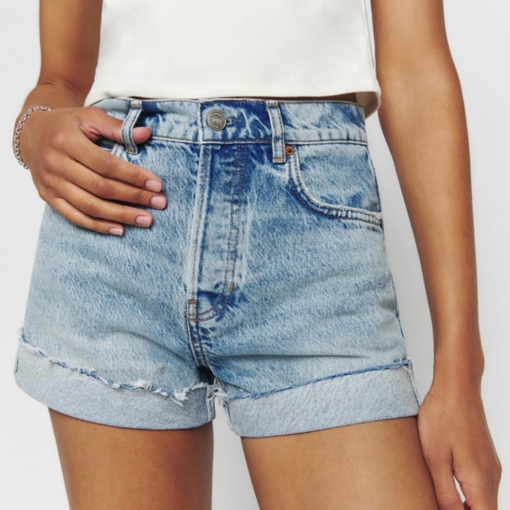 Reformation Charlene High Rise Cuffed Denim Shorts - size 26